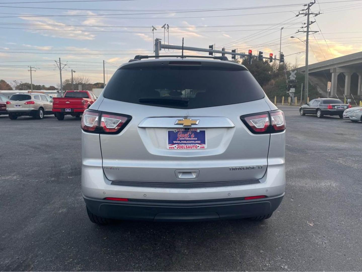 2013 Chevrolet Traverse (1GNKRGKDXDJ) with an V6 engine, Automatic transmission, located at 5700 Curlew Drive, Norfolk, VA, 23502, (757) 455-6330, 36.841885, -76.209412 - Photo#4